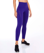 Laden Sie das Bild in den Galerie-Viewer, Leggings Blackout II Laser E Fusao Roxo Electric
