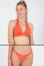 Laden Sie das Bild in den Galerie-Viewer, Set Light-Peach Neckholder-Cos Essential-Comfy
