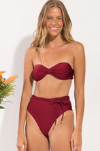 Laden Sie das Bild in den Galerie-Viewer, Set Shimmer-Divino Twist Belted-High-Waist
