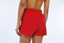 Laden Sie das Bild in den Galerie-Viewer, Shorts Techno Taslon Com Bolsos Vermelho High Red
