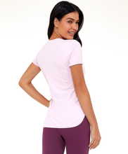 Laden Sie das Bild in den Galerie-Viewer, Skin Fit T-Shirt Alongada Gola V Rosa Soft
